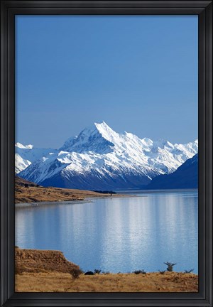 Framed Aoraki Mount Cook and Lake Pukaki, Mackenzie Country, South Canterbury, South Island, New Zealand Print