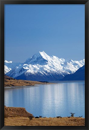 Framed Aoraki Mount Cook and Lake Pukaki, Mackenzie Country, South Canterbury, South Island, New Zealand Print