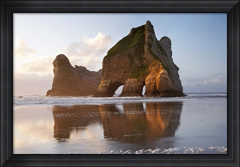 Framed Rock Formation, Archway Island, South Island, New Zealand (horizontal) Print