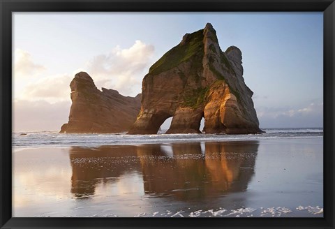 Framed Rock Formation, Archway Island, South Island, New Zealand (horizontal) Print