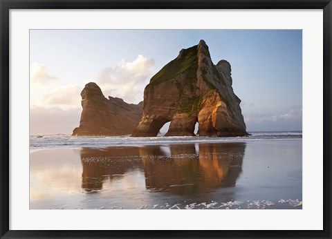 Framed Rock Formation, Archway Island, South Island, New Zealand (horizontal) Print