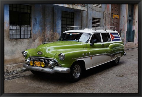 Framed 1950&#39;s era antique car and street scene from Old Havana, Havana, Cuba Print