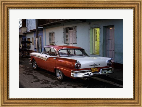 Framed 1950&#39;s era Ford Fairlane and colorful buildings, Trinidad, Cuba Print