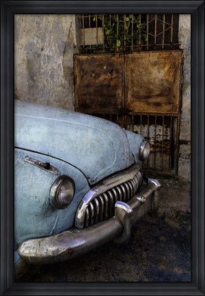 Framed Front of 1950&#39;s era car in front of gate, Havana, Cuba Print