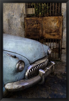 Framed Front of 1950&#39;s era car in front of gate, Havana, Cuba Print