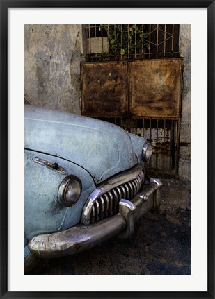 Framed Front of 1950&#39;s era car in front of gate, Havana, Cuba Print