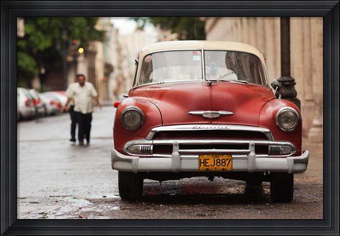 Framed Cuba, Havana, Havana Vieja, 1950s classic car Print