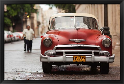 Framed Cuba, Havana, Havana Vieja, 1950s classic car Print