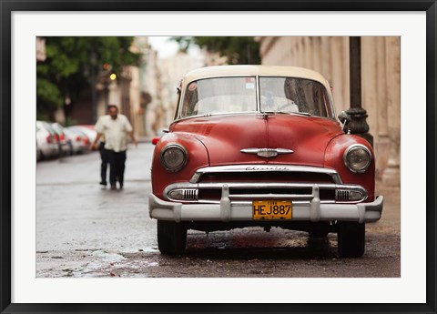 Framed Cuba, Havana, Havana Vieja, 1950s classic car Print