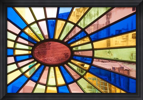Framed Cuba, Havana, Palacio de la Artesania, glass Print