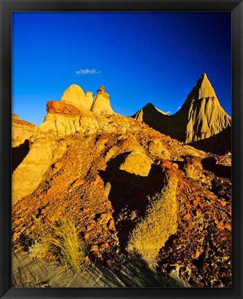 Framed Badlands formations at Dinosaur Provincial Park in Alberta, Canada Print