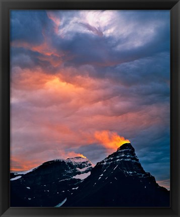 Framed Alberta, Mt Chephren, Sunset light in Banff NP Print