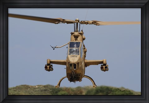 Framed AH-1S Tzefa attack helicopter Print