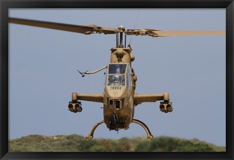 Framed AH-1S Tzefa attack helicopter Print