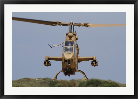 Framed AH-1S Tzefa attack helicopter Print