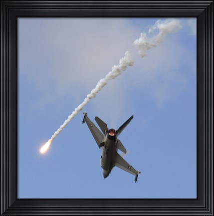 Framed F-16AM Fighting Falcon spitting Flare Print