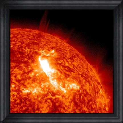 Framed M87 Class Flare Erupts on the Sun&#39;s surface Print