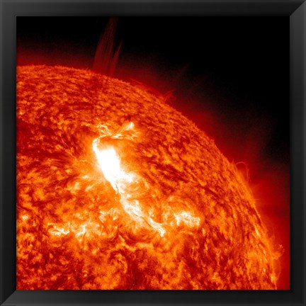 Framed M87 Class Flare Erupts on the Sun&#39;s surface Print