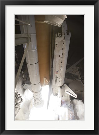 Framed Space shuttle Discovery lifts off from Launch Pad 39A Print