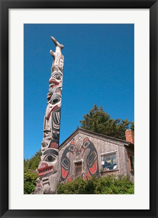 Framed Haida Totem Pole and Tourist Shop, Queen Charlotte Islands, Canada Print