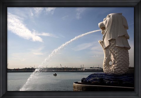 Framed Singapore Merlion statue in the Merlion Park Print