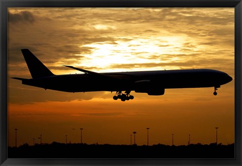 Framed Pakistan International Airlines Boeing 777 Print