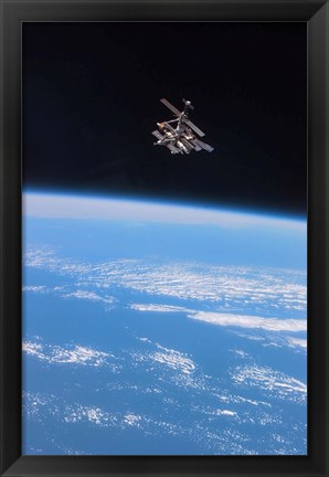 Framed Russia&#39;s Mir Space Station Print