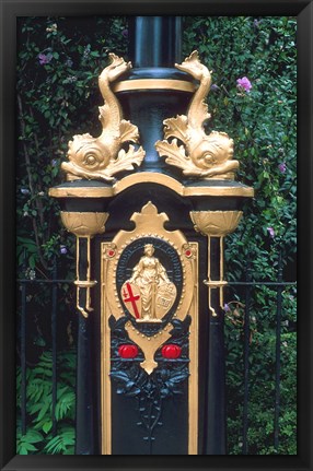 Framed Lamp Post Along the Thames in London, England Print