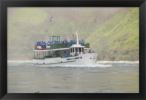 Framed Sightseeing Boat in Niagara Falls Print