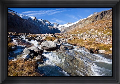 Framed Valley Maurer Tal Print