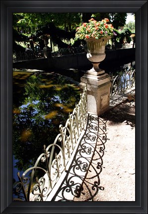 Framed Fontaine de Medicis, Medicis&#39; Fountain Print