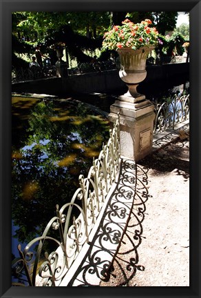 Framed Fontaine de Medicis, Medicis&#39; Fountain Print