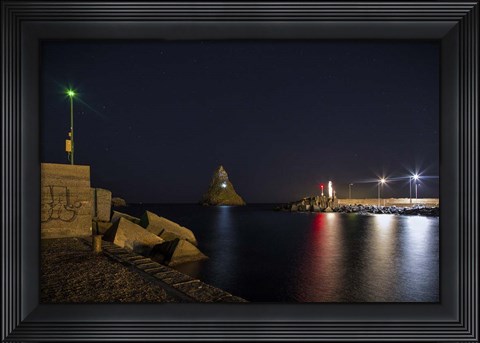 Framed Cyclops bay Print