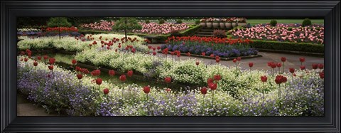 Framed Butchart Gardens, Brentwood Bay, Vancouver Island, Canada Print