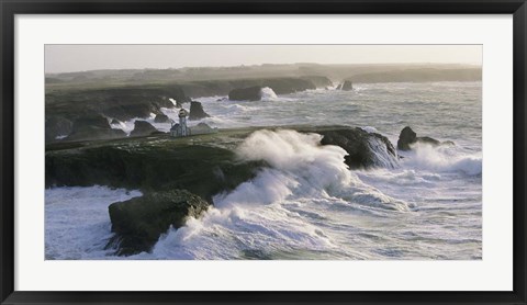 Framed Phare des Poulains lors d&#39;une Tempete Print