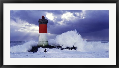 Framed Phare des Pierres-noires lors d&#39;une Tempete Print