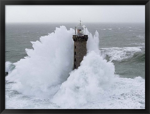 Framed Phare de Kereon Print