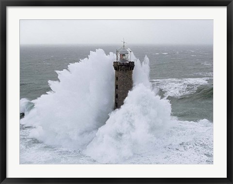 Framed Phare de Kereon Print