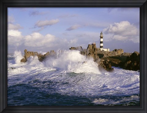Framed Phare du Creac&#39;h Print