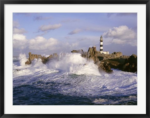 Framed Phare du Creac&#39;h Print