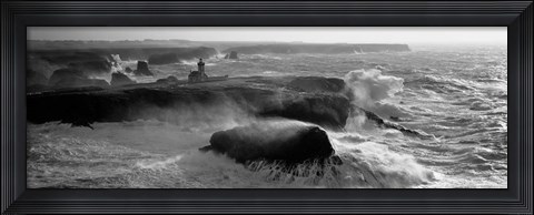 Framed Phare des Poulains lors d&#39; une Tempete Print