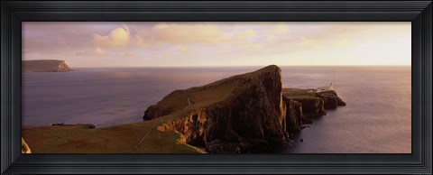 Framed Phare de Neist Point, Ecosse Print