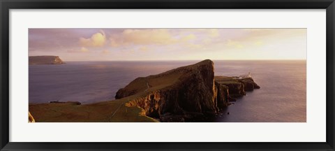 Framed Phare de Neist Point, Ecosse Print