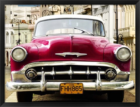 Framed Classic American Car in Habana, Cuba Print