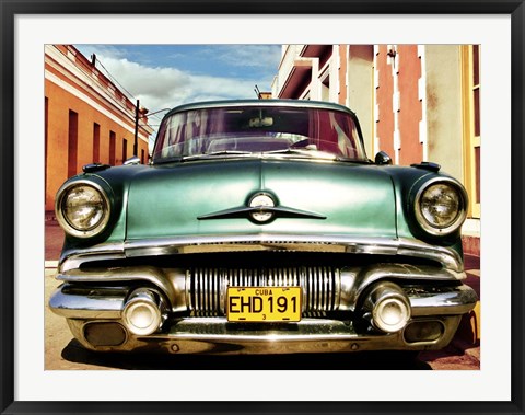 Framed Vintage American Car in Habana, Cuba Print