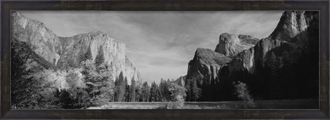Framed Mountains in Yosemite National Park, California Print