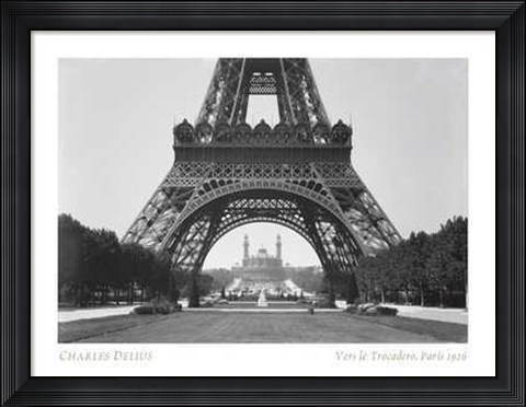 Framed Vers le Trocadero, Paris 1926 Print