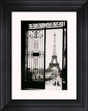Framed Eiffel Tower, 1925 Print