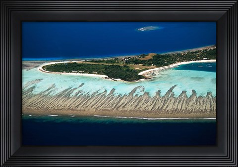 Framed Mana Island, Mamanuca Islands, Fiji Print