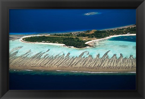 Framed Mana Island, Mamanuca Islands, Fiji Print